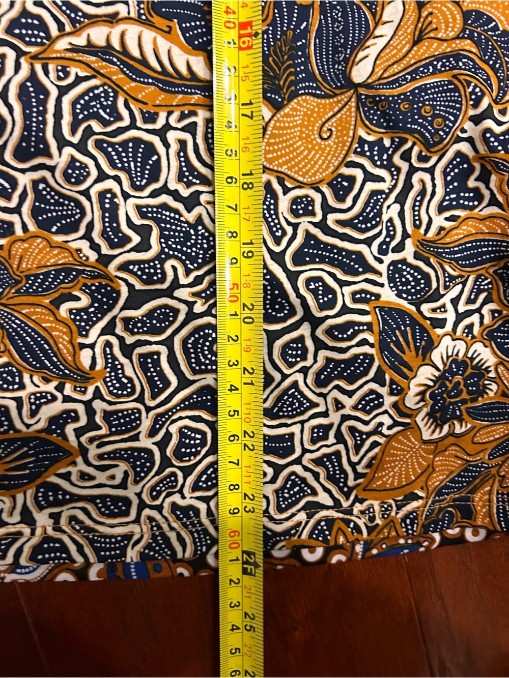 Weekend Max Mara Wkdbussola Graphic Tee size Medium brown blue - Picture 10 of 13